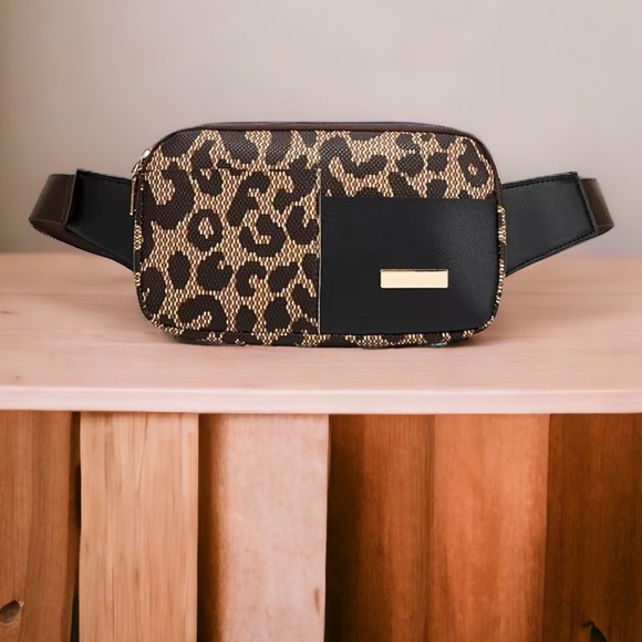 Leopard Design Sling Bag/Waist Bag - Picture 2 of 4